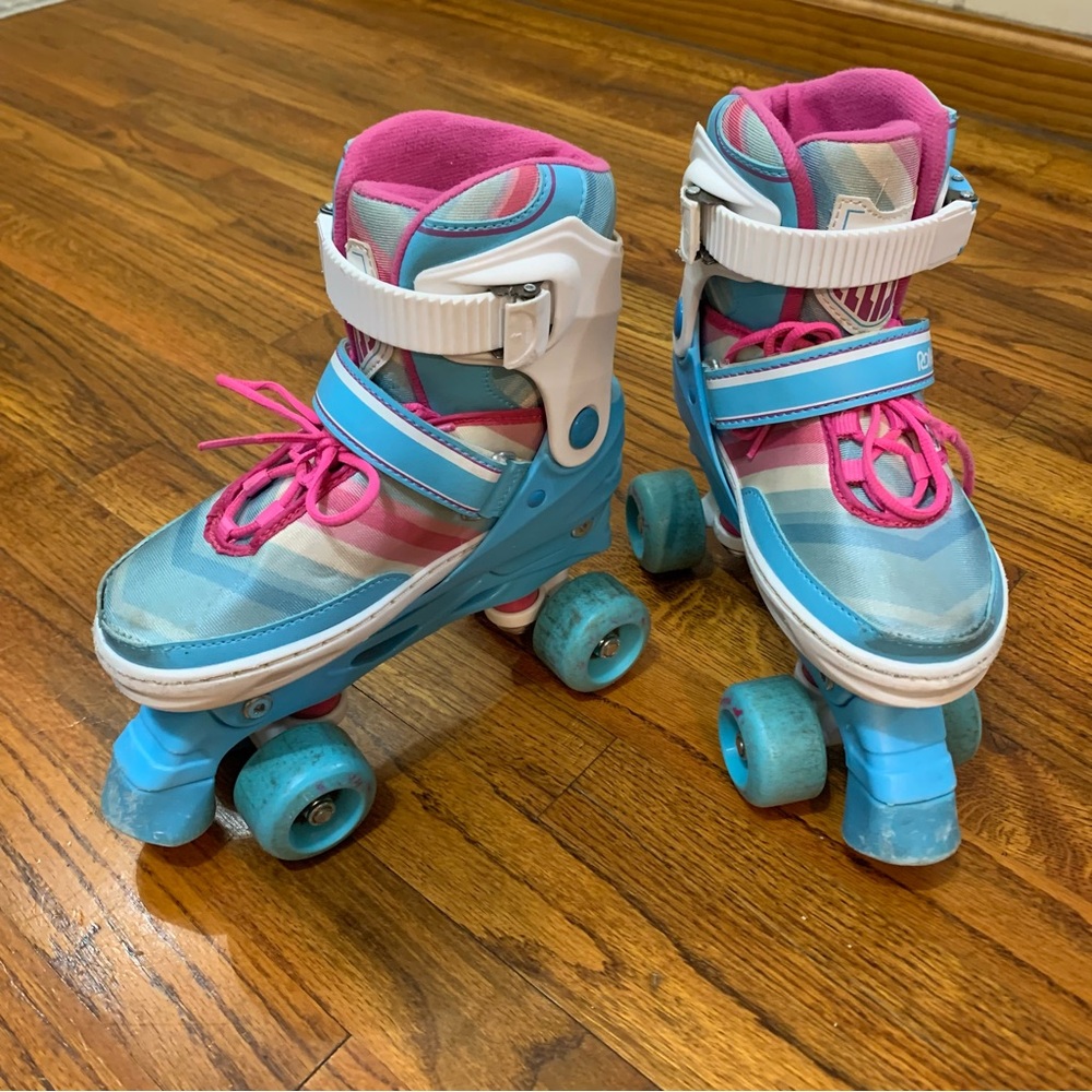 Girls Roller Derby Quad Roller Skates for Kids Adjustable Roller Skates
3Y - 6Y